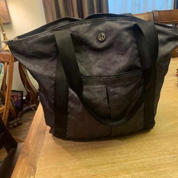 lululemon athletica Handbags - Preloved lululemon athletica Gray Tote Bag.
